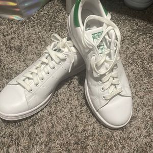 Stan smith withes NEW